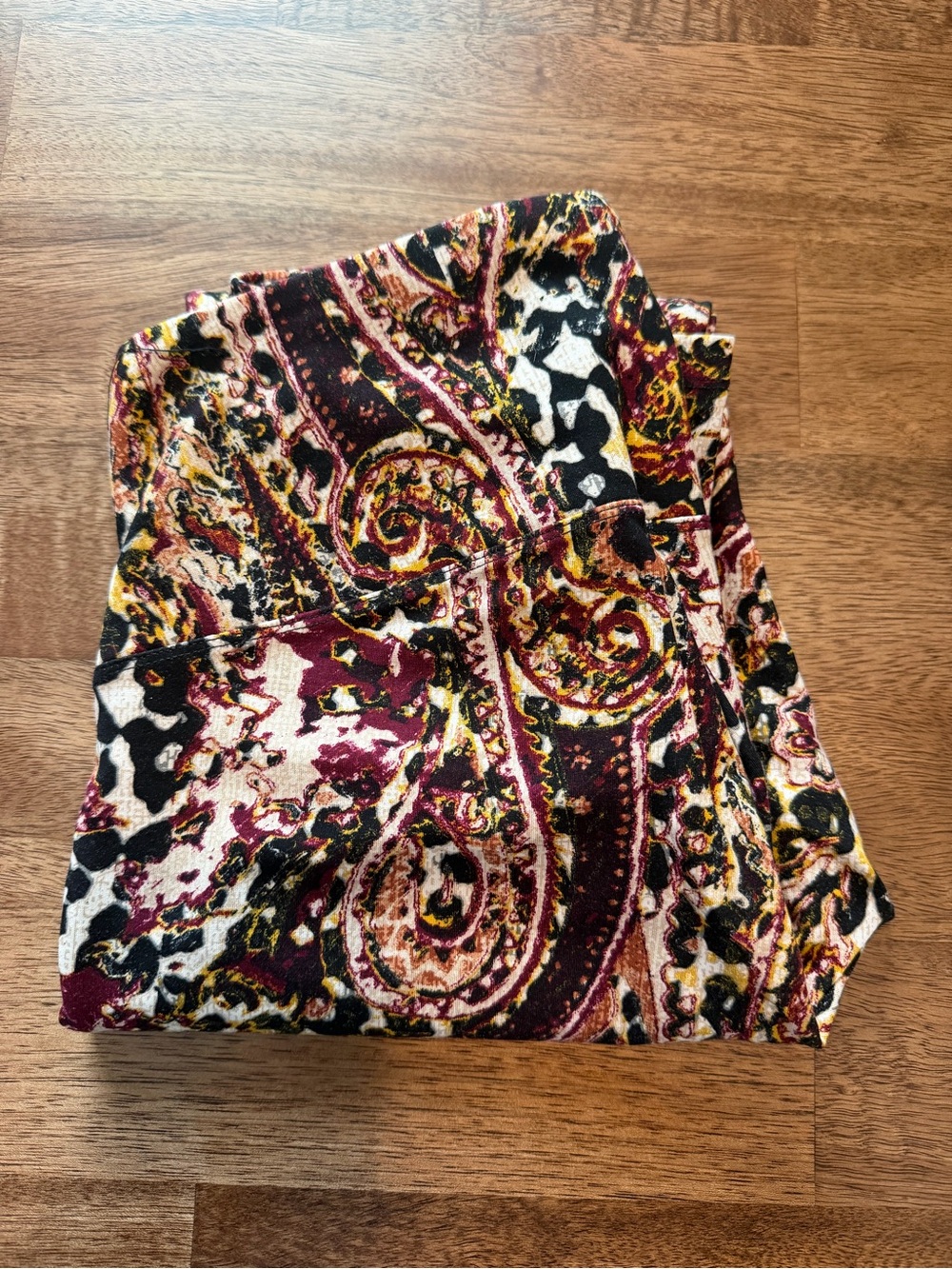 Women’s Printed-Leg Pants - Burgundy MultiColor size Medium